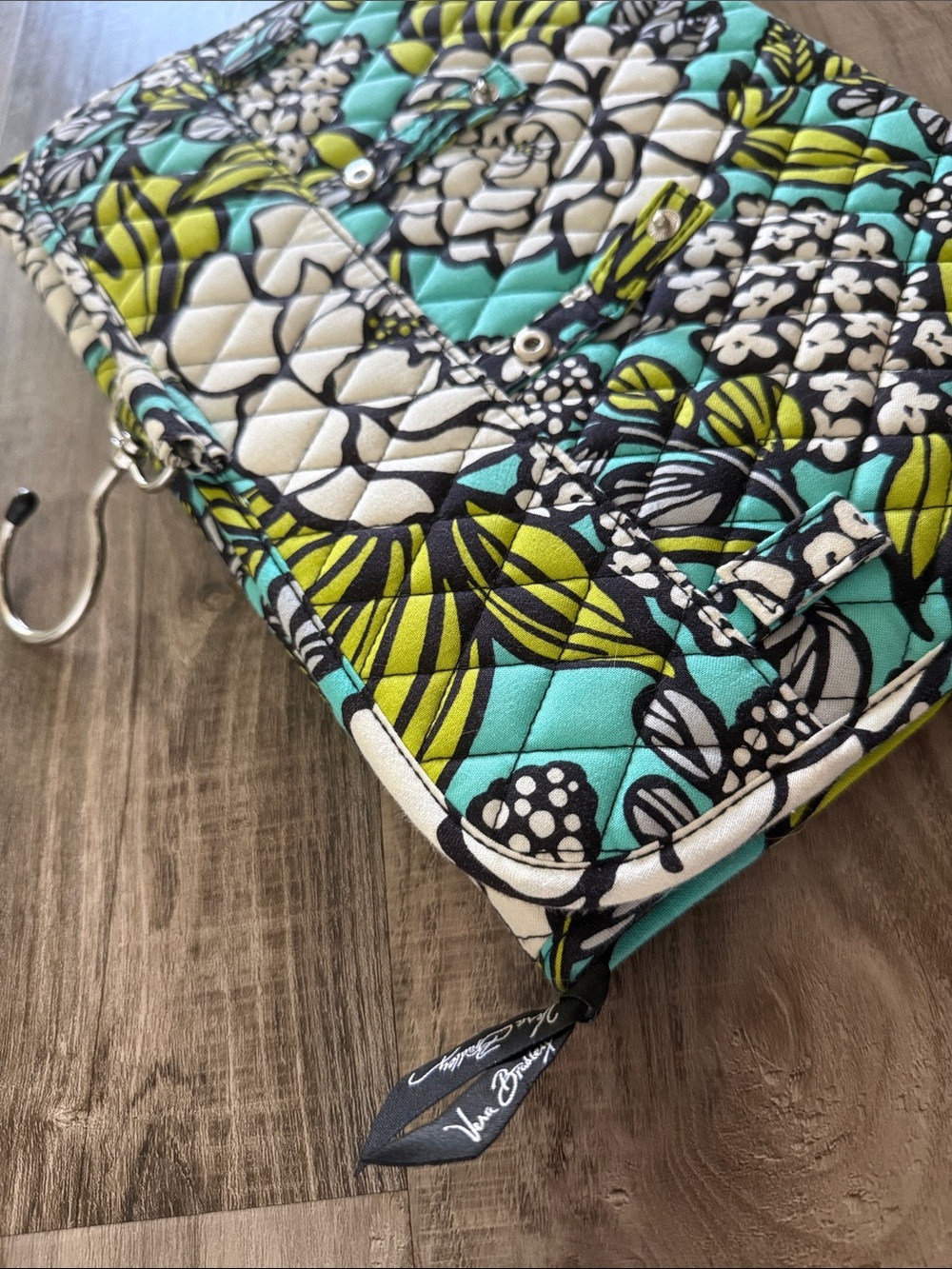 Vera Bradley toiletry/jewelry hanger for home or travel - Picture 3 of 4